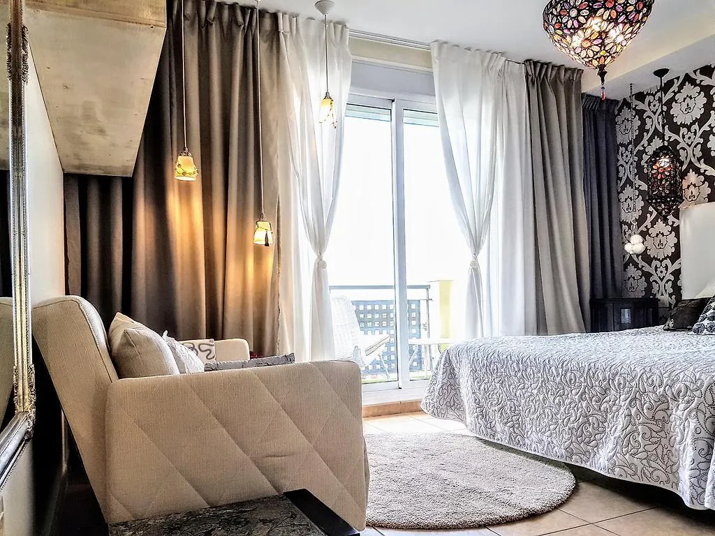 Townhouse Corona Costa Adeje בית נופש אדחה